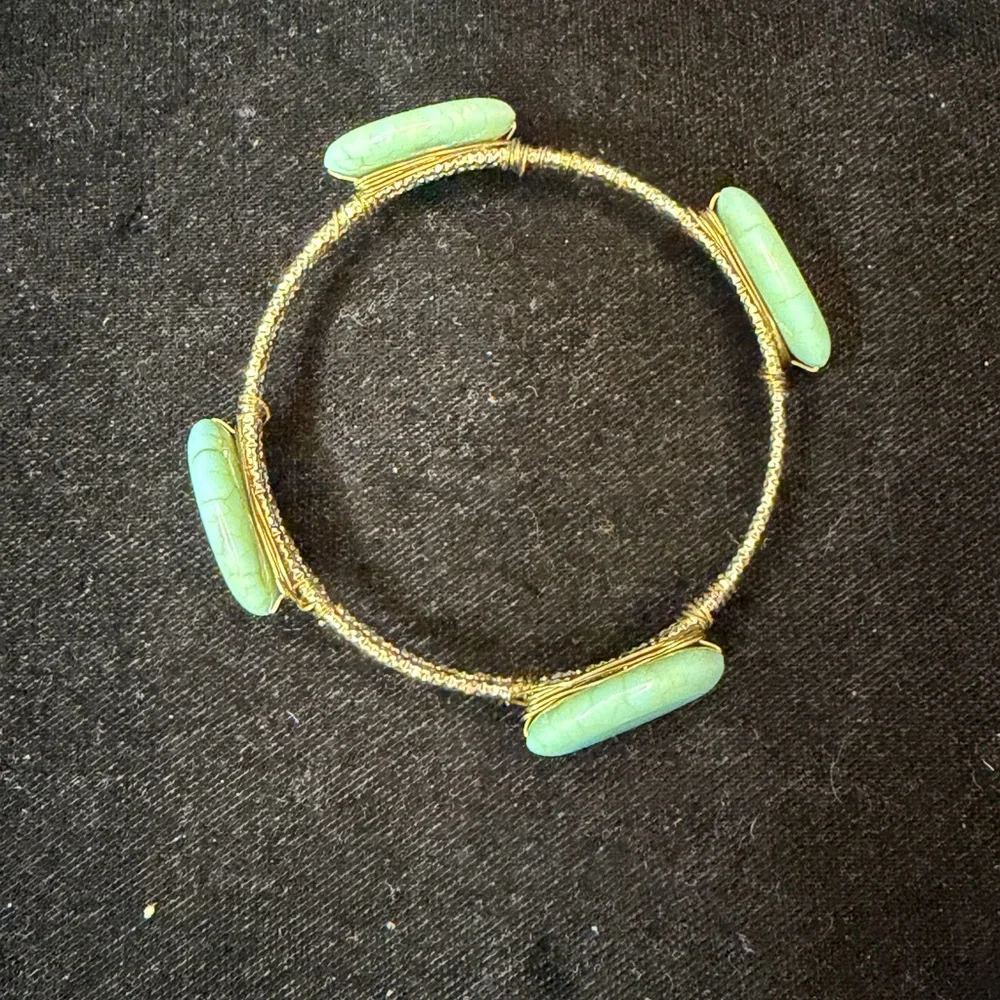Source Unknown Turquoise and Gold Bracelet - Picture 3 of 4